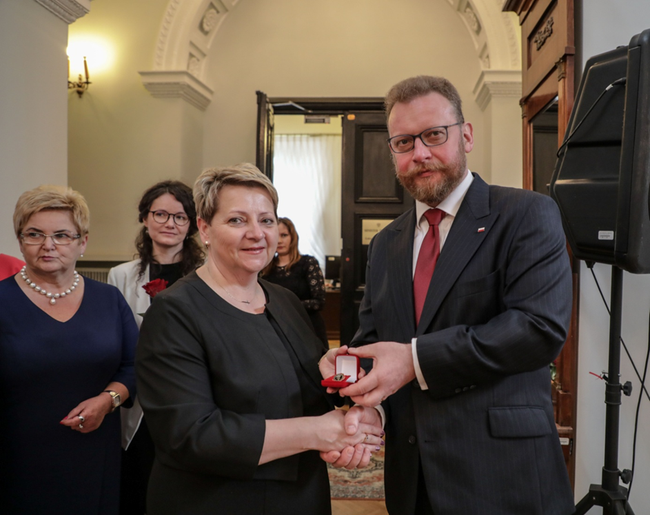 Honorowa Odznaka  „Za zasługi dla ochrony zdrowia” dla Naczelnej Pielęgniarki SPZOZ w Przeworsku